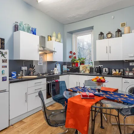 Spacious And * Edinburg