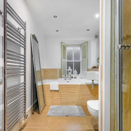 The Old School In Dean Village * إدنبرة