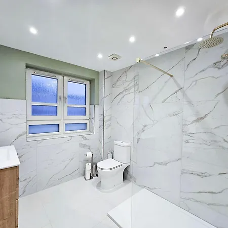 2-bedroom With Free Parking And Stunning Views Lägenhet *