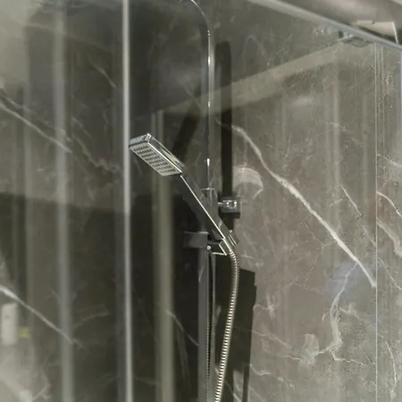 アパート Upper Grove 2 Bedroom - *