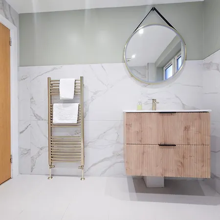 2-bedroom With Free Parking And Stunning Views Apartment