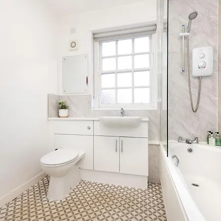 2-bedroom Old Town On Royal Mile * 에든버러