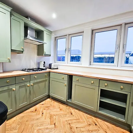 Lägenhet 2-bedroom With Free Parking And Stunning Views