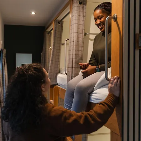 Code - The Loft, Albergue