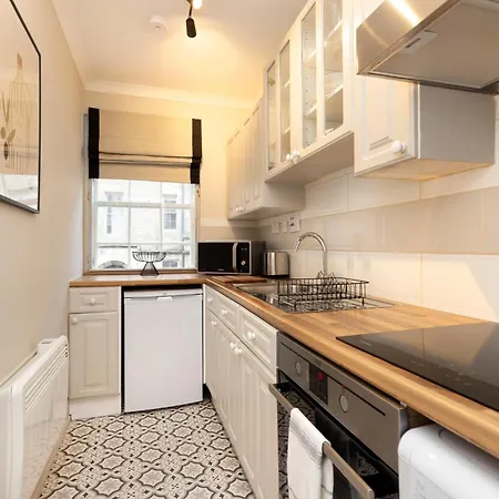 Joivy Stylish Castle View Flat With Balcony شقة *