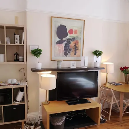 Sheens House 3* Edinburgh