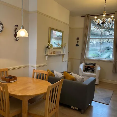 The Cosy Courtyard Daire *