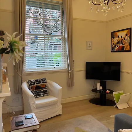 The Cosy Courtyard Daire