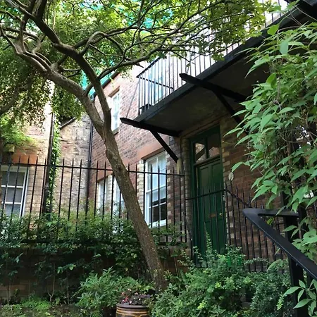 The Cosy Courtyard *