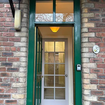 The Cosy Courtyard *