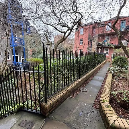 The Cosy Courtyard *