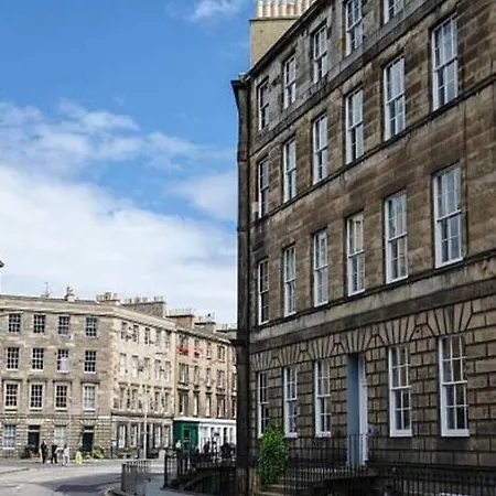 Hamilton Place - Beautiful And With Private Entrance Sleeps 4 * إدنبرة