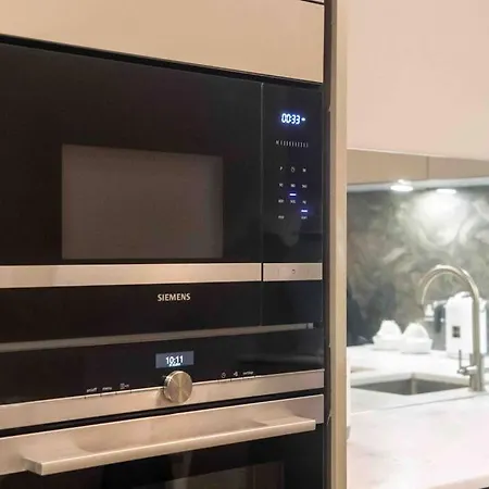 شقة Hamilton Place - Beautiful And With Private Entrance Sleeps 4