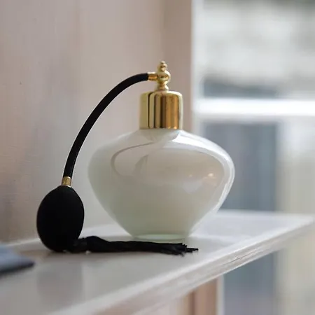 Hamilton Place - Beautiful And With Private Entrance Sleeps 4 Daire