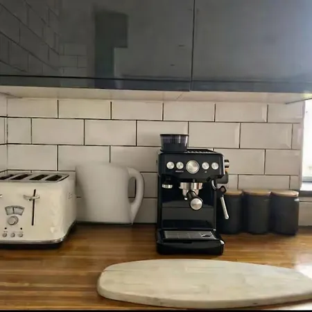 بيت للعطل Dreghorn House 5 B-rooms 9 Beds 3 Toilets 2 Showers,1 Bath 2 Receiption Secure Free Parking 233 Wifi *