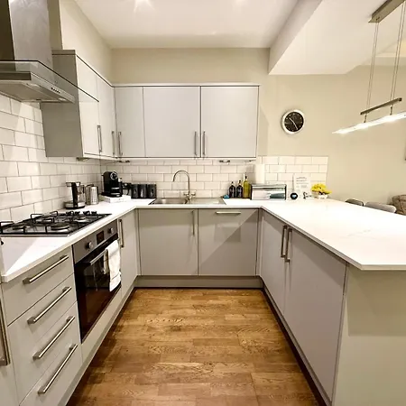 דירה Ultra Modern, Stylish Next To Princes St אדינבורו