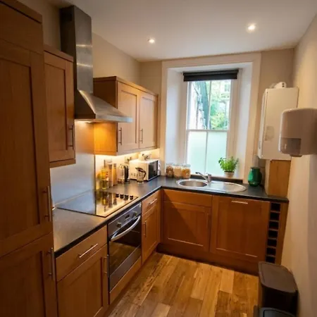 Apartment-free Parking-by Homes *