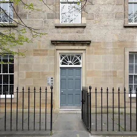 Bernard St - Bright And Spacious 1 Bed At The Shore! דירה *