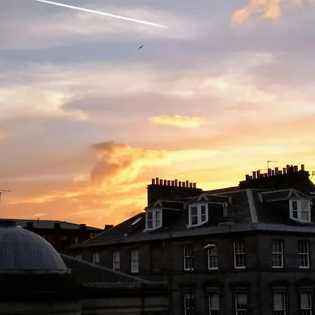 Bernard St - Bright And Spacious 1 Bed At The Shore! דירה *