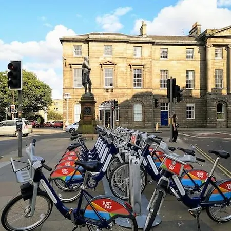 Bernard St - Bright And Spacious 1 Bed At The Shore! דירה אדינבורו