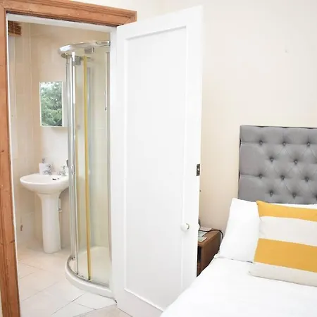 Daire East Claremont - Beautiful 2br In