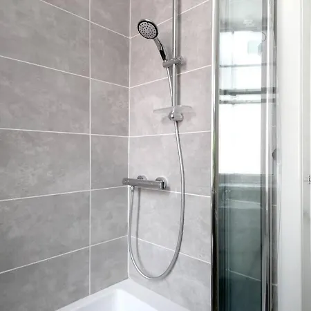 Beautiful Scandi-inspired One Bed In Stockbridge *