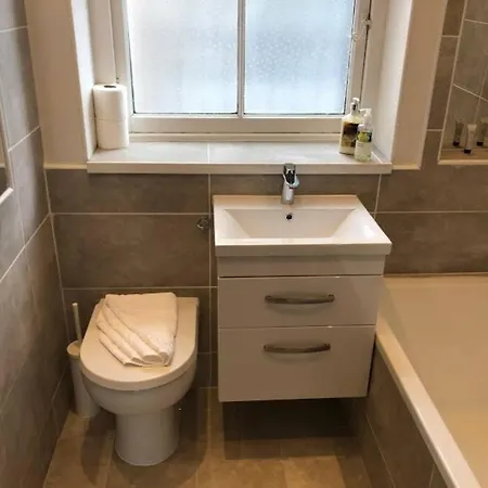 Beautiful Scandi-inspired One Bed In Stockbridge شقة