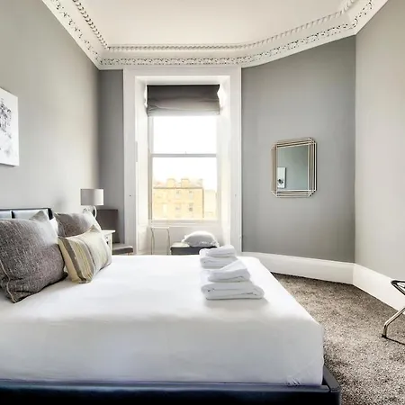 Lothian Road - Perfect Centre Location. * Edinburgh