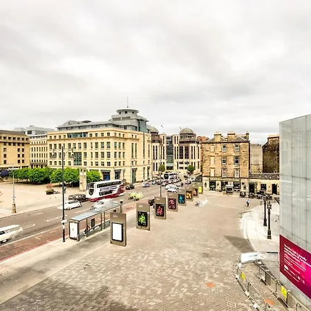 Lothian Road - Perfect Centre Location.
