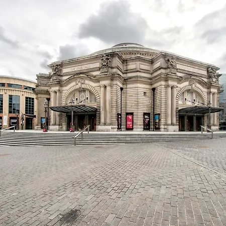 Lothian Road - Perfect Centre Location. * Edinburgh