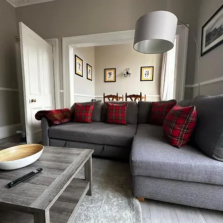 George Iv Bridge - Superbly Located 3 Bedroom! *