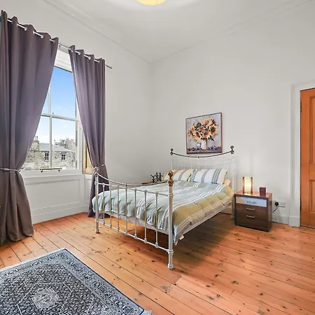 Δωμάτια σε οικογενειακή κατοικία Merchiston 1 In Shared With Parking -