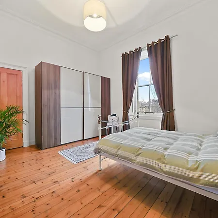 منزل للإقامة Merchiston 1 In Shared With Parking -