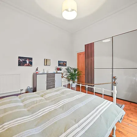 Δωμάτια σε οικογενειακή κατοικία Merchiston 1 In Shared With Parking -