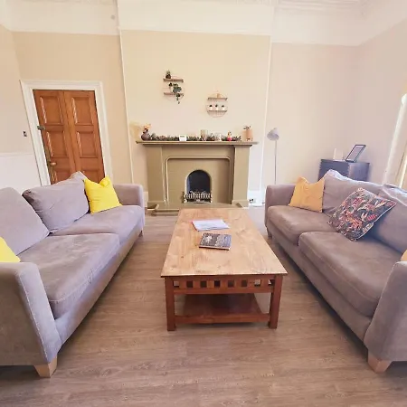 Penzion Delightful 4 Bedroom Family In Newington - Craigmillar Park