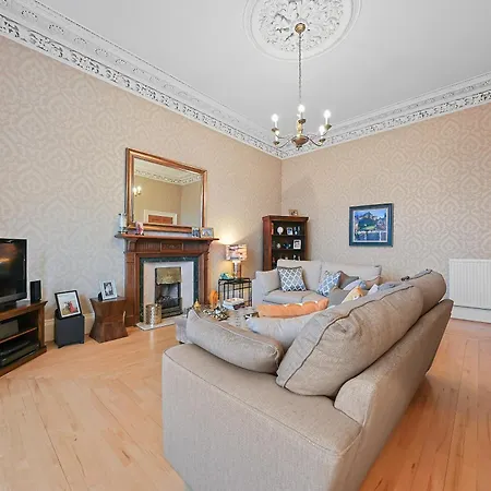 Homestay Merchiston 1 In Shared With Parking - *