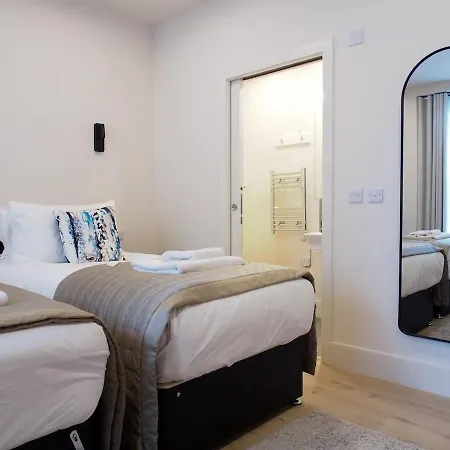 Διαμέρισμα Spacious And Modern 2-bed On Easter Road - Flat 3, Elgin House