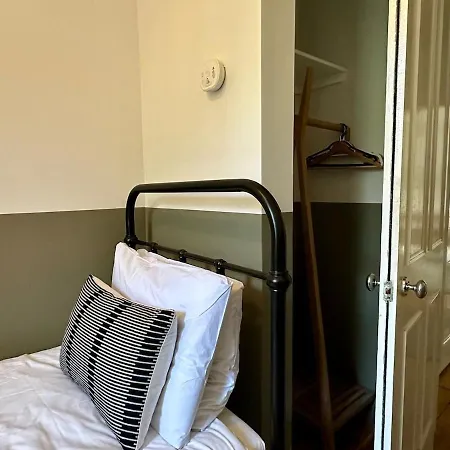 Grindlay St - Fantastic 2br In Theatre District