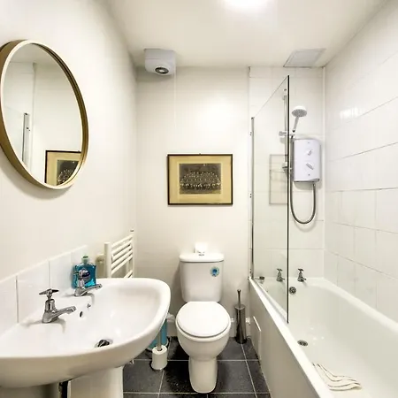 Grindlay St - Fantastic 2br In Theatre District * אדינבורו