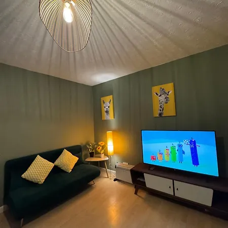 Cozy Flat Near Castle And With Free Private Parking شقة إدنبرة