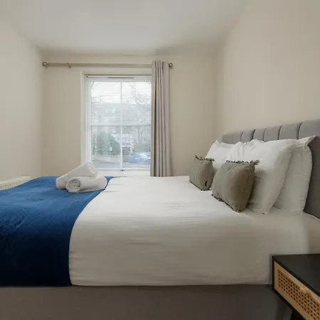 Stylish 2 Bed Centre With Parking Εδιμβούργο