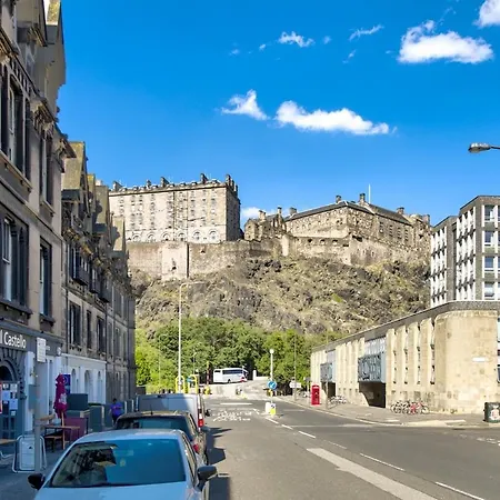 Grindlay St - Fantastic 2br In Theatre District إدنبرة