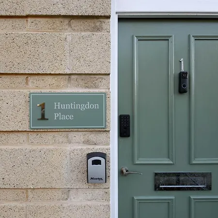 Stylish 2 Bed Centre With Parking Διαμέρισμα Εδιμβούργο