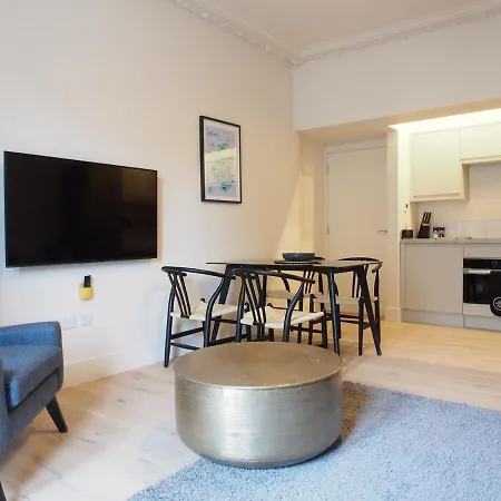 Spacious And Modern 2-bed On Easter Road - Flat 3, Elgin House