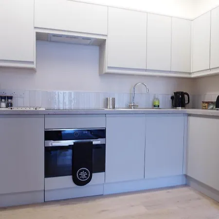 Spacious And Modern 2-bed On Easter Road - Flat 3, Elgin House *