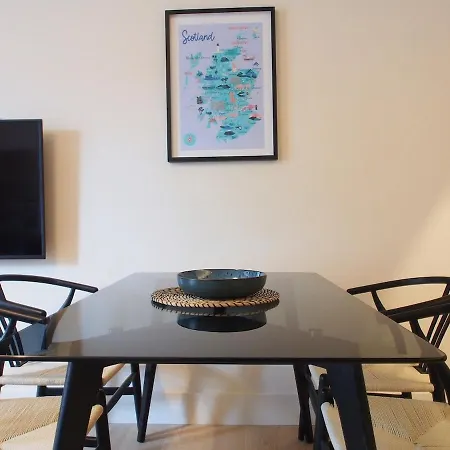 Spacious And Modern 2-bed On Easter Road - Flat 3, Elgin House