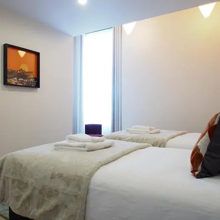 Stylish Mezzanine Loft In - Flat 5, Elgin House Apartment *