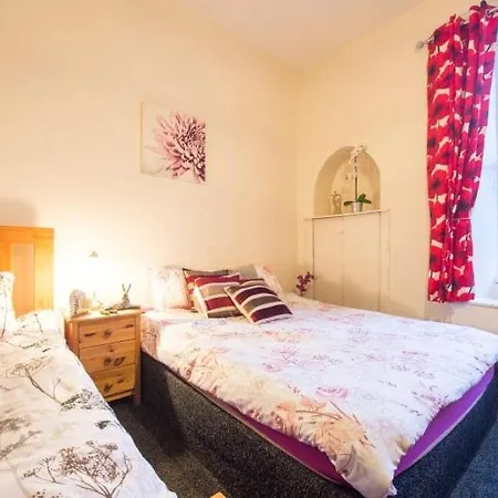 Morrison Roomz Hotel