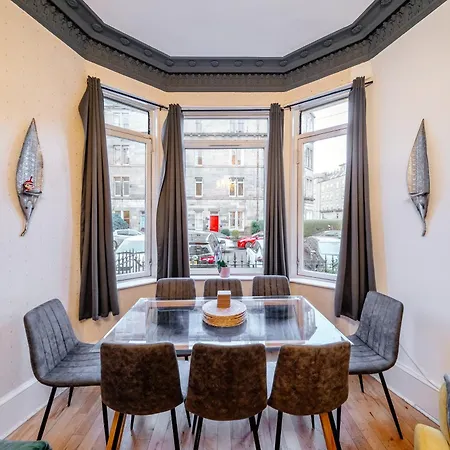 בית נופש Monty's - 10 Guests 7 Beds Centre *