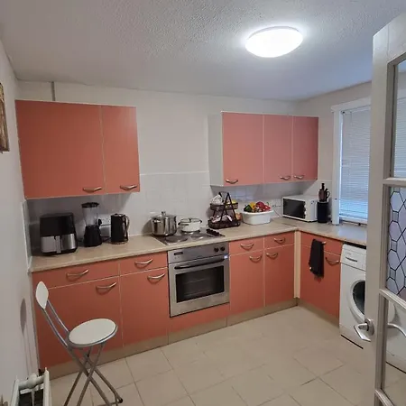 Vendégház A Cozy One Bedroom In A 2 Bedroom Flat *